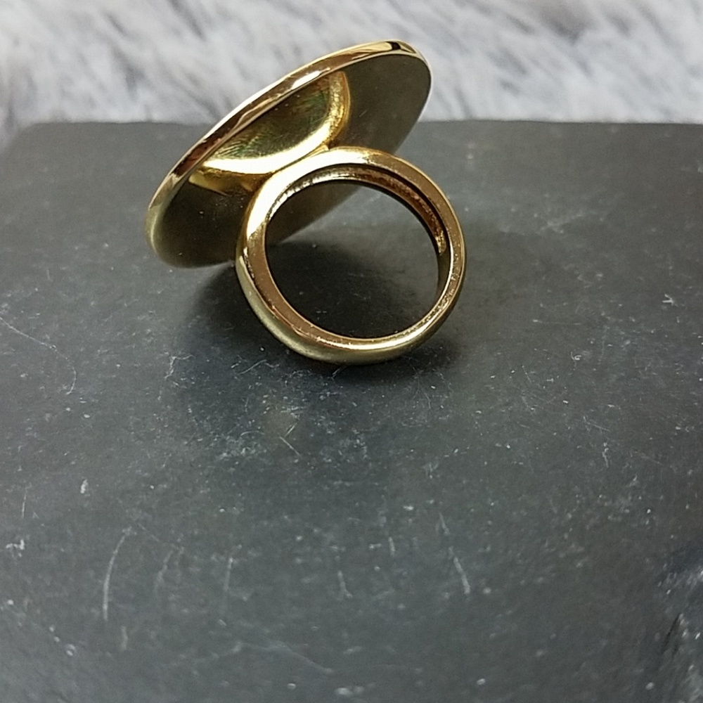 Covet Ring - Picture 2 of 3